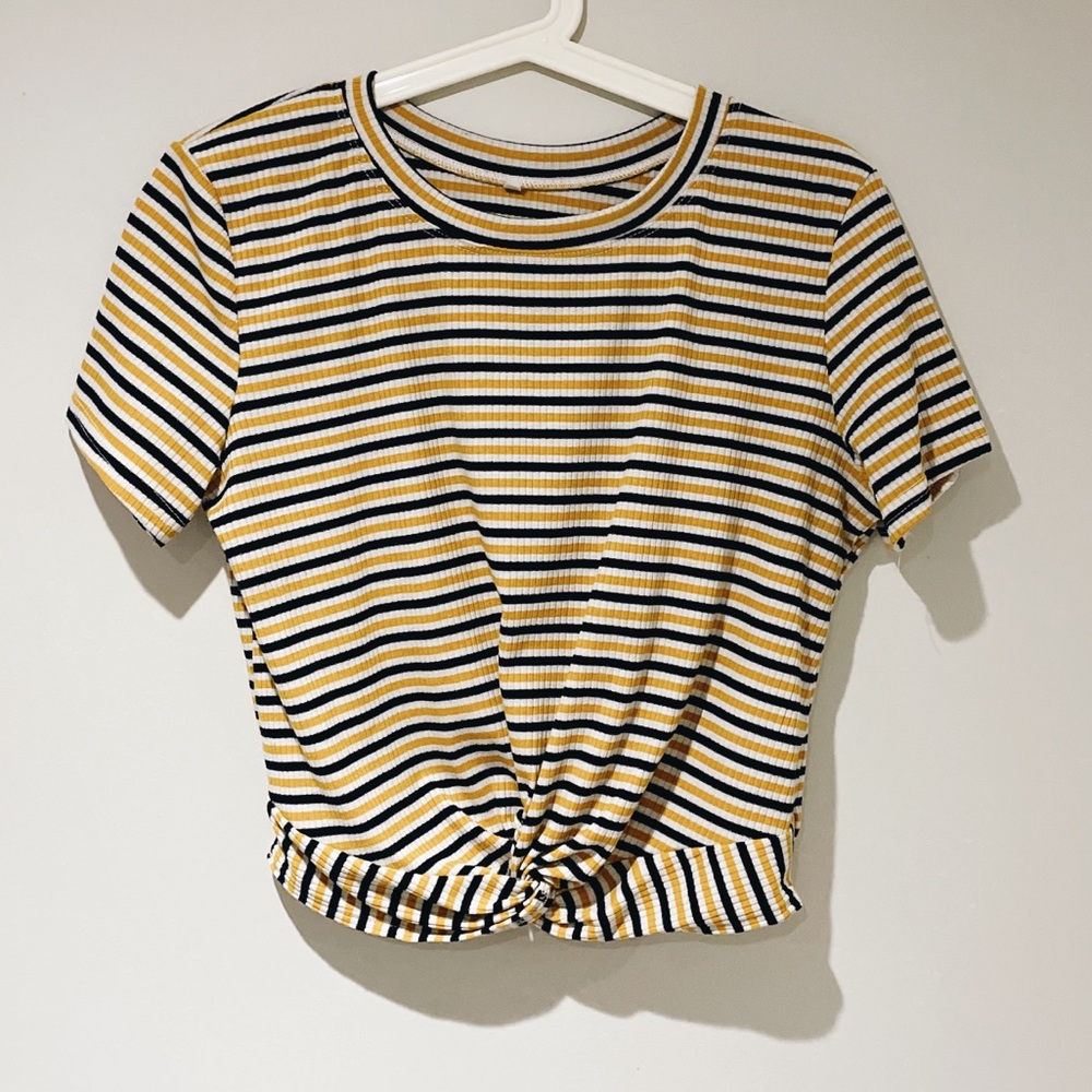SHEIN Crop Top